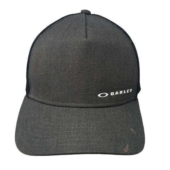 Oakley Snapback Trucker Hat Gray One Size Adjustable Mesh Back 6 Panel - Picture 1 of 8